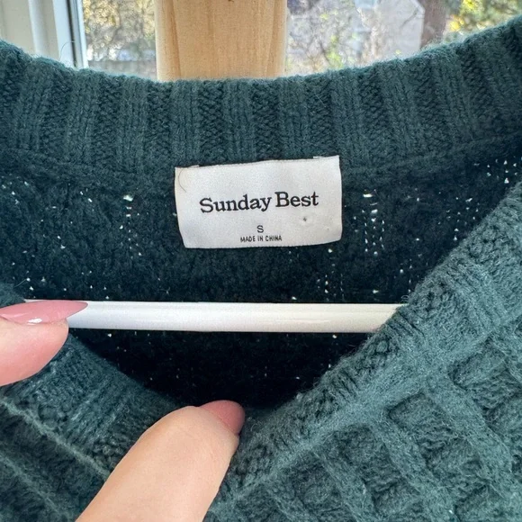 Aritzia Peggy Sweater Dark Green Cable Knit Chunky Pullover Size Small - Picture 3 of 5